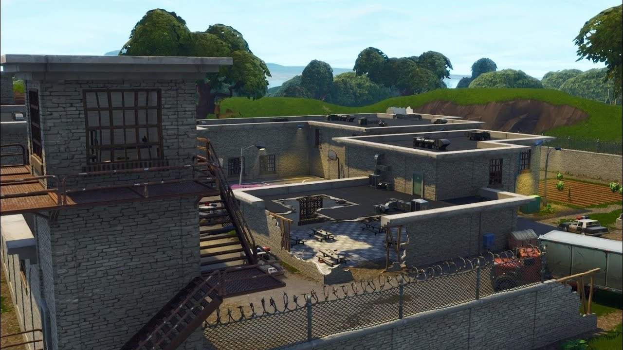 PRISON PROP HUNT 1.0