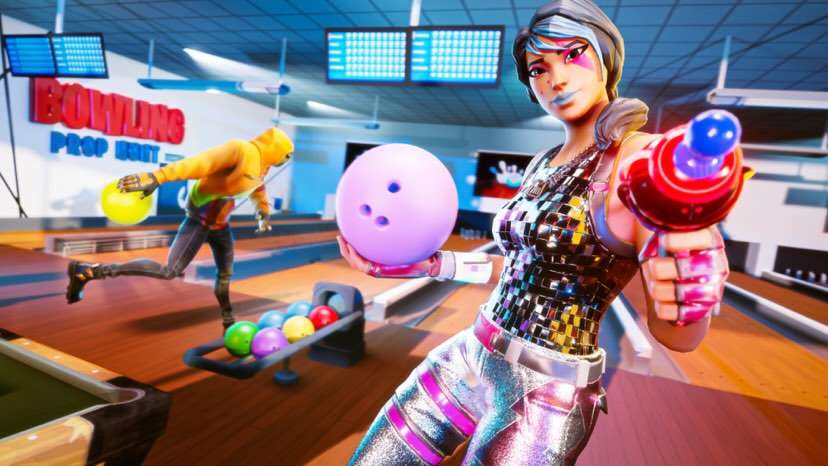 BOWLING ALLEY PROP HUNT!